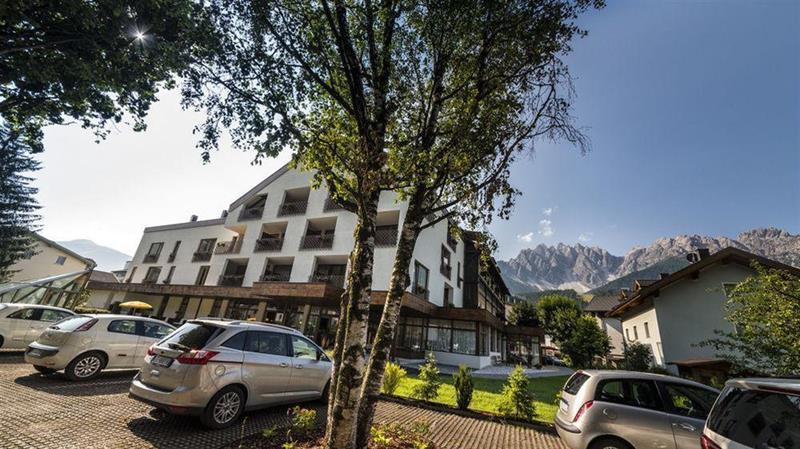 Sporthotel Tyrol San Candido Exterior photo